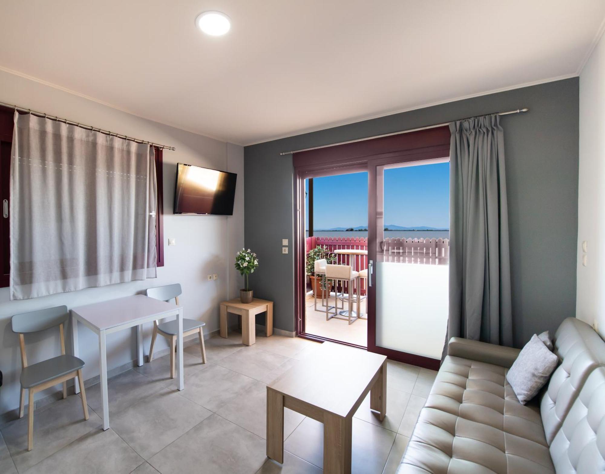 Готель Excess Pansion Lefkada City Екстер'єр фото