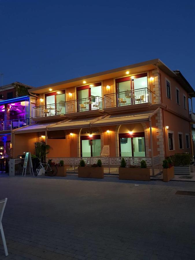 Готель Excess Pansion Lefkada City Екстер'єр фото