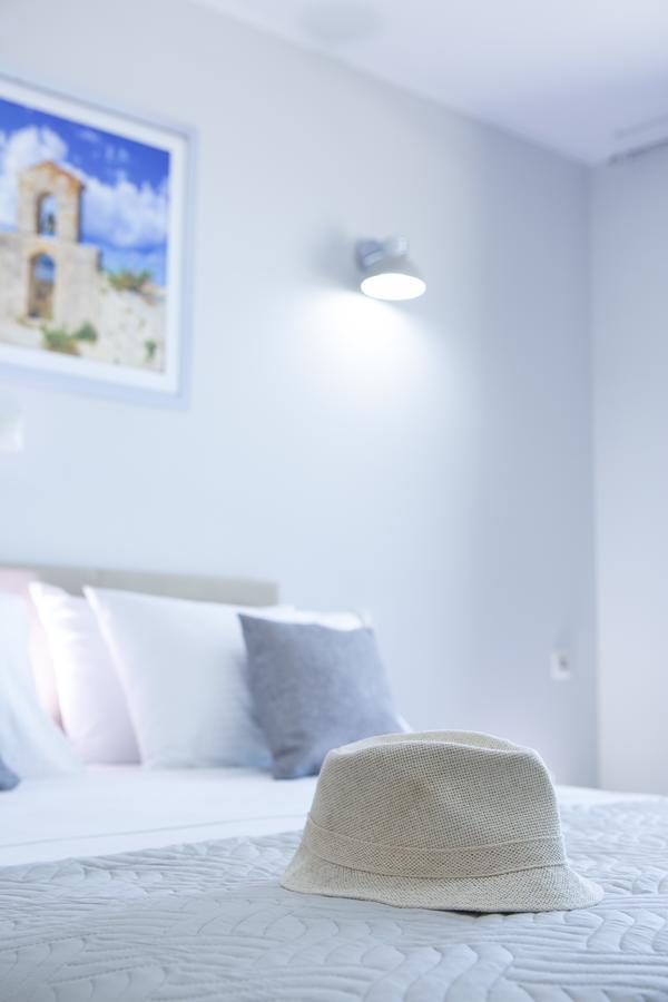 Готель Excess Pansion Lefkada City Екстер'єр фото